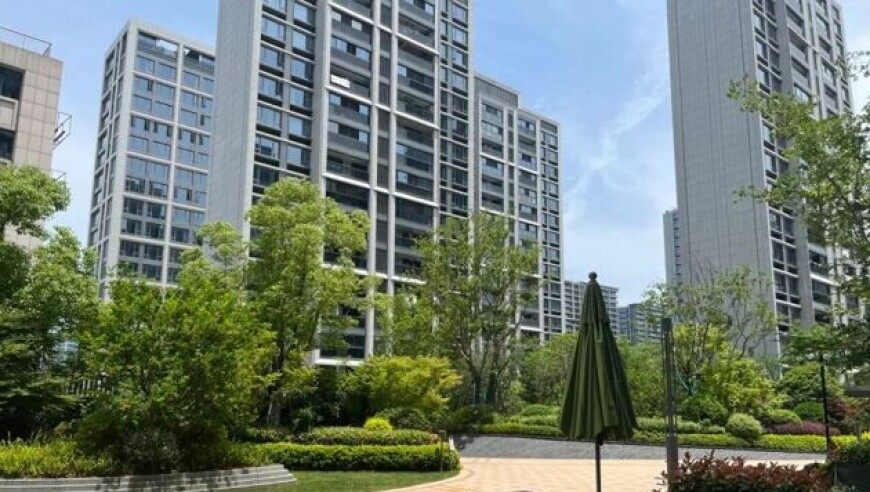 管家婆2025正版资料98456,订婚强奸案下周开庭,权威独家讨论与热门话题_经典版V5.2